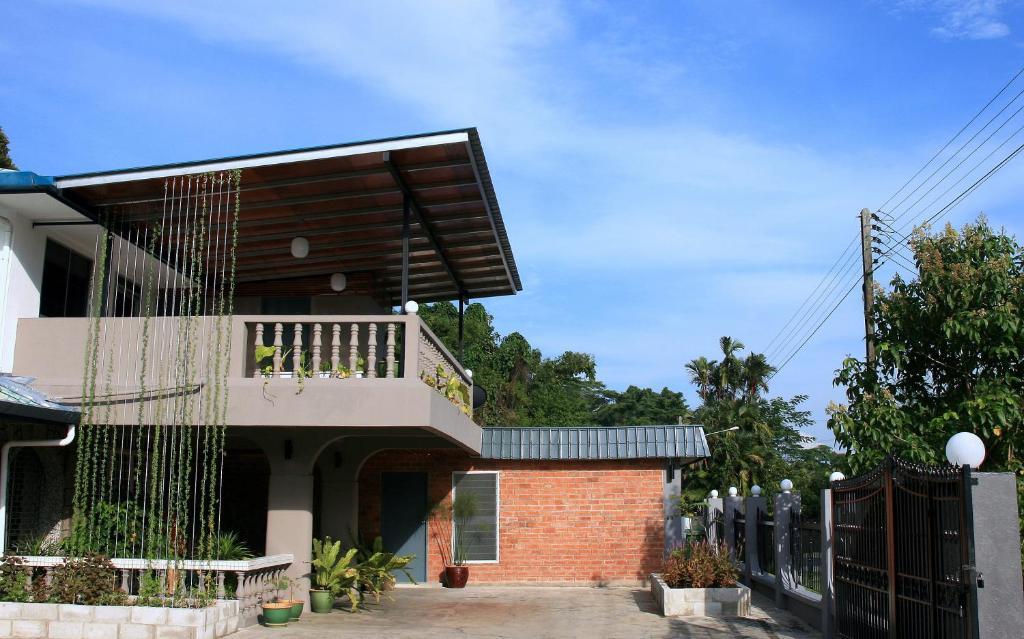 Morning Glory Guest House Кучінг Екстер'єр фото